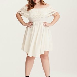 Short off white dress
